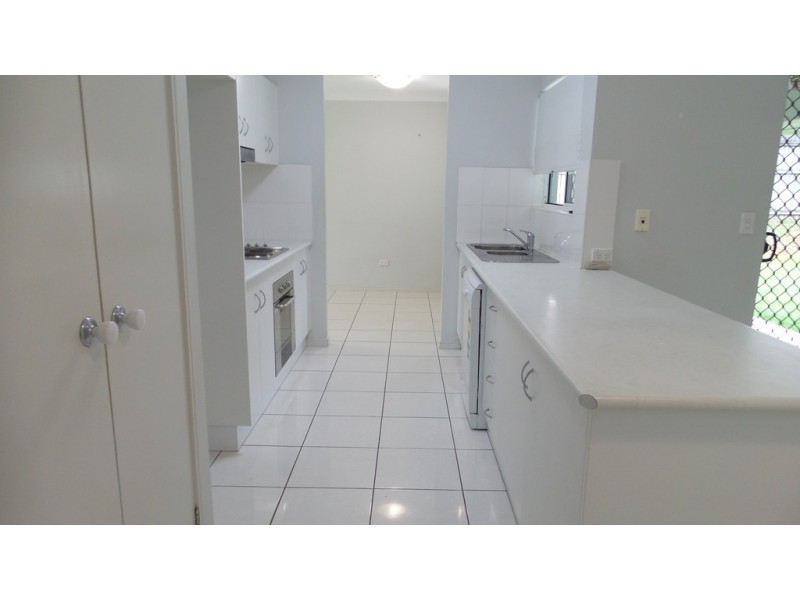 1 Manoi Close, Bentley Park QLD 4869