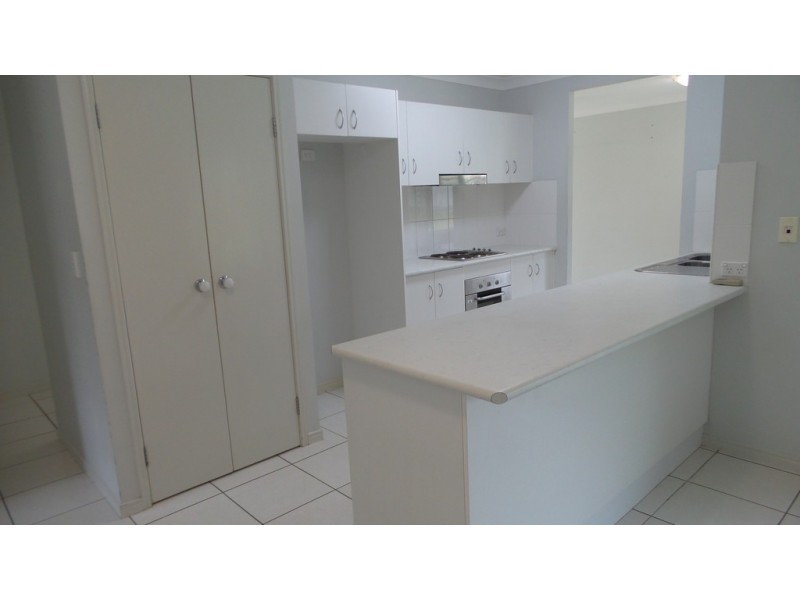 1 Manoi Close, Bentley Park QLD 4869