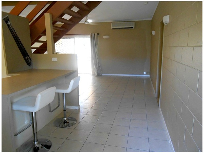 1/11 Pioneer Street, Manoora QLD 4870