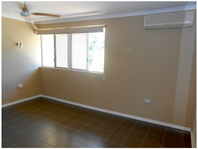 1/11 Pioneer Street, Manoora QLD 4870