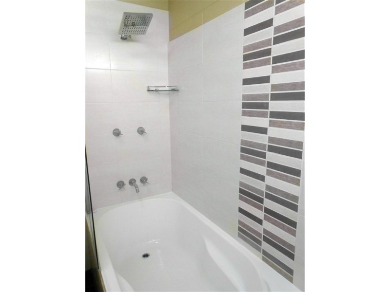 1/11 Pioneer Street, Manoora QLD 4870