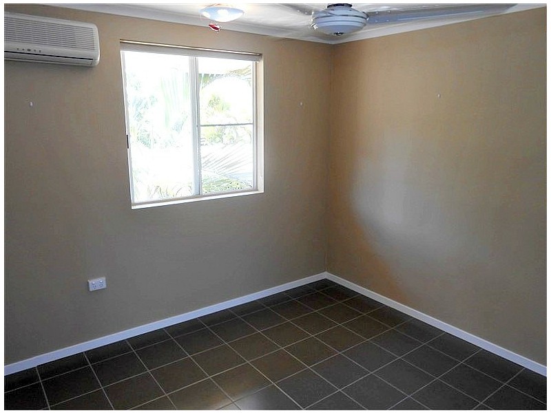 1/11 Pioneer Street, Manoora QLD 4870