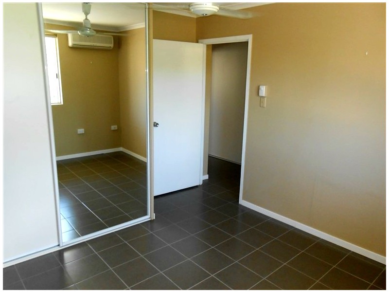 1/11 Pioneer Street, Manoora QLD 4870