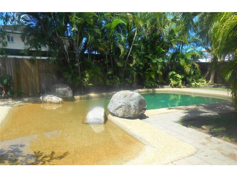 1/11 Pioneer Street, Manoora QLD 4870