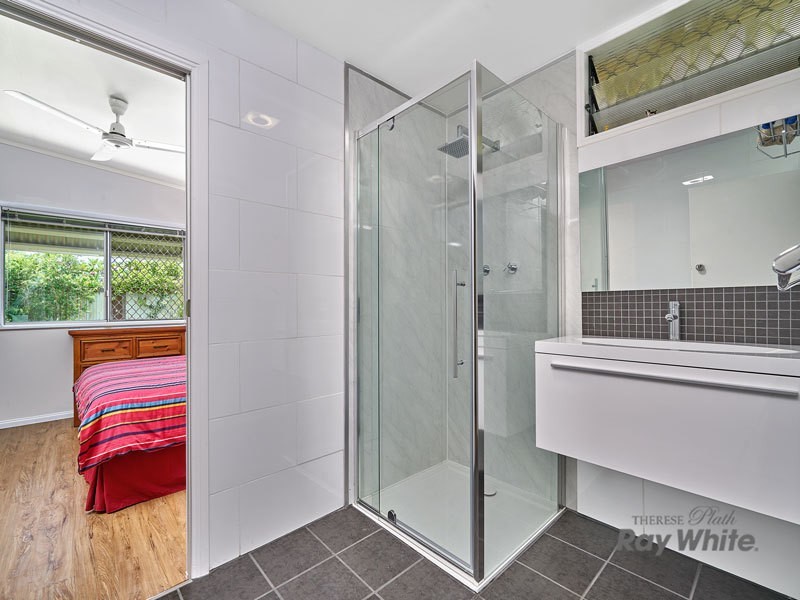 3 Chaplain Avenue, Manunda QLD 4870