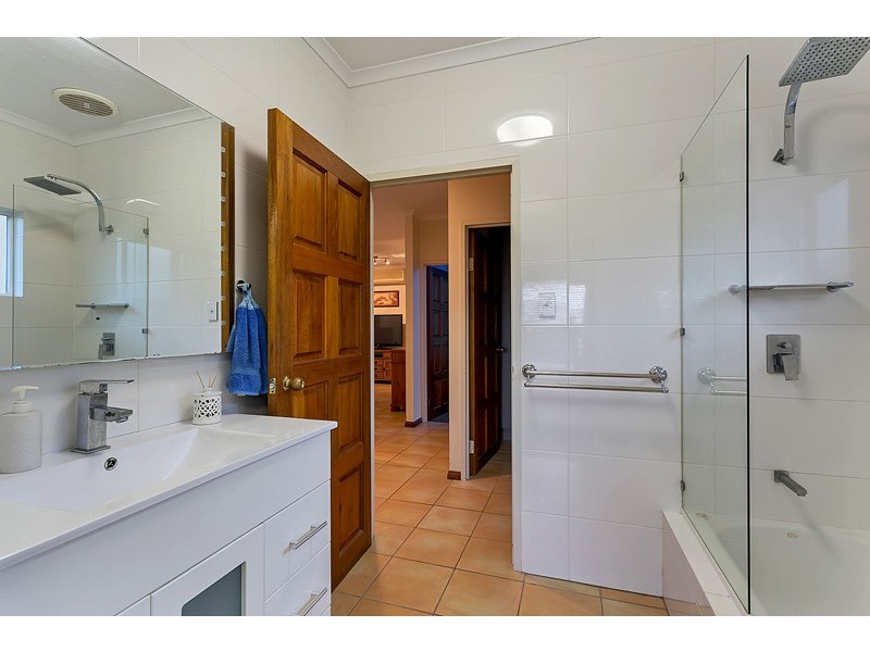 3 Dugong Close, Bentley Park QLD 4869