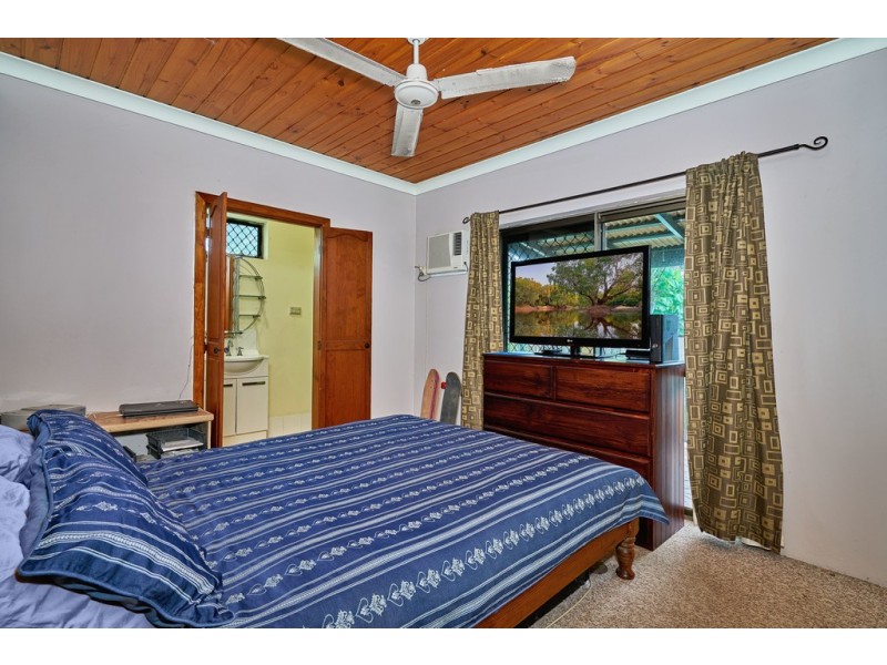 15 Pepperina Street, Mooroobool QLD 4870