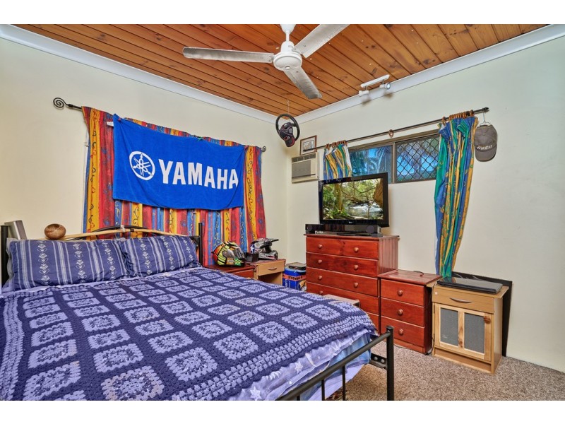 15 Pepperina Street, Mooroobool QLD 4870