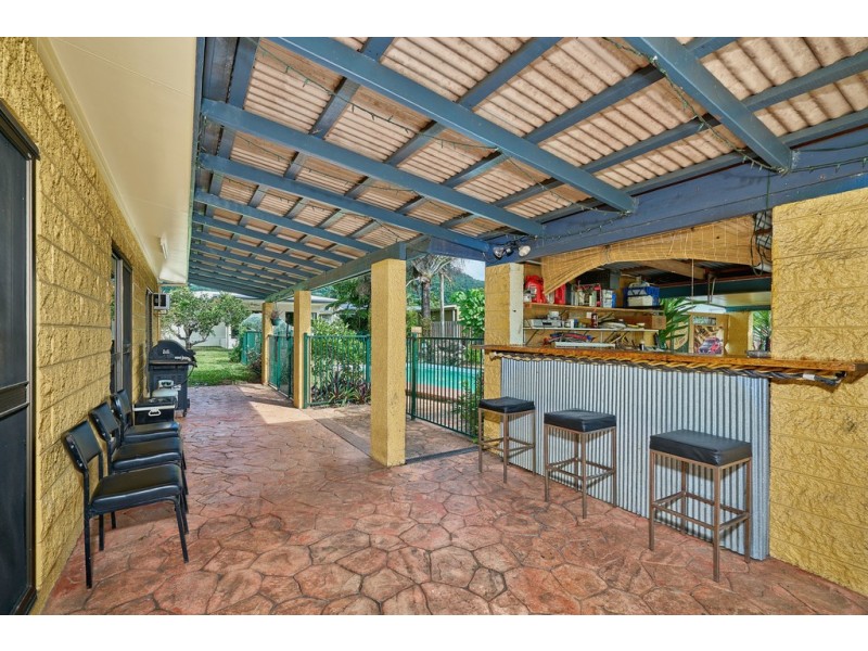 15 Pepperina Street, Mooroobool QLD 4870