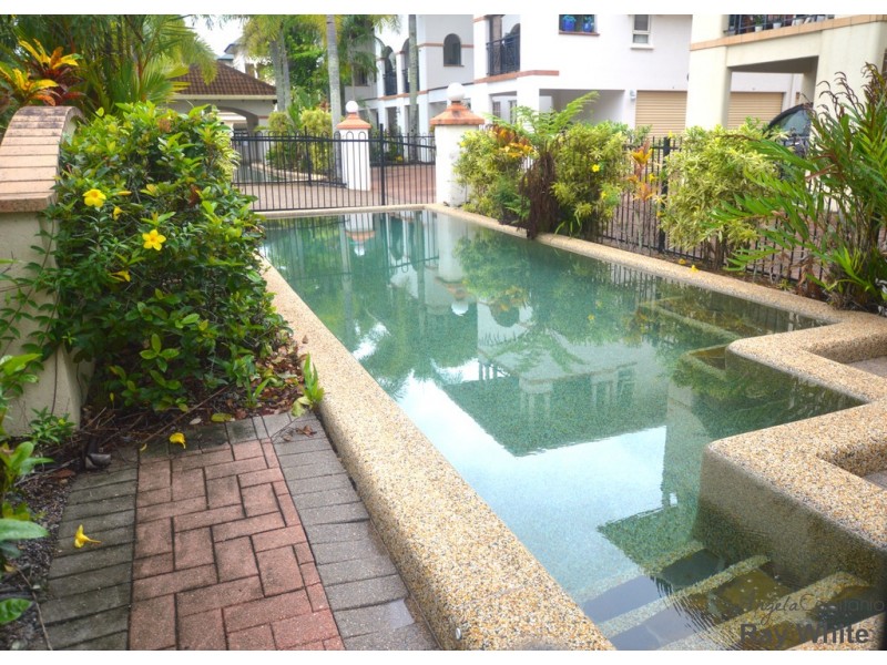 8/30-32 Digger Street, Cairns North QLD 4870