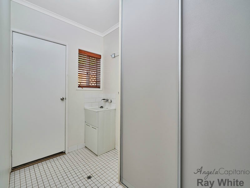 1 Summer Hill Drive, Mooroobool QLD 4870