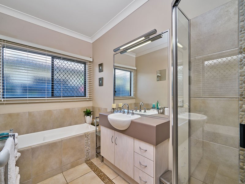 69 Jungara Road, Redlynch QLD 4870