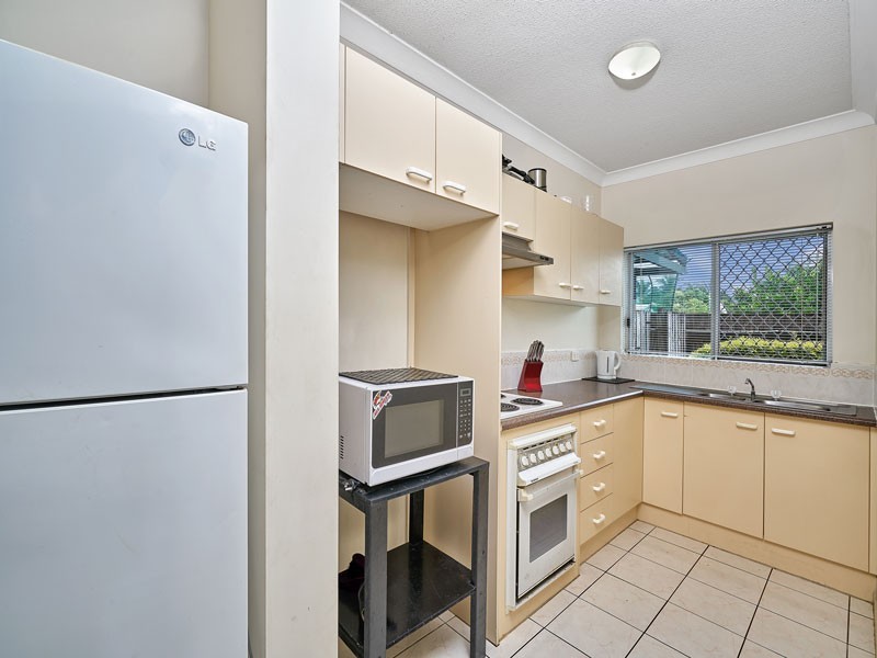2/16 Ingham Court, Mooroobool QLD 4870