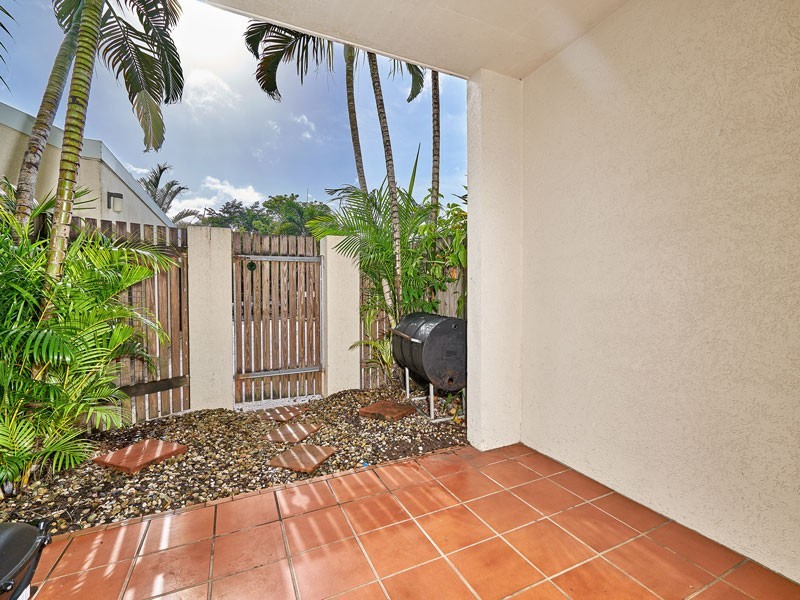 2/16 Ingham Court, Mooroobool QLD 4870