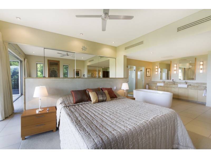 44 Gloucester Street, Whitfield QLD 4870