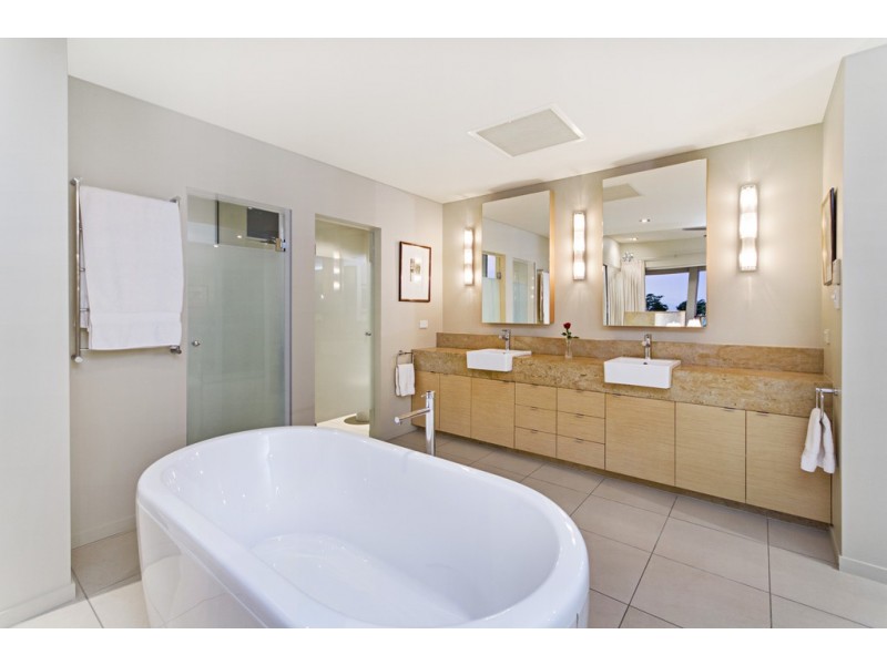 44 Gloucester Street, Whitfield QLD 4870