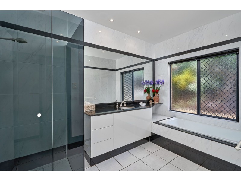 48 Summer Hill Drive, Mooroobool QLD 4870