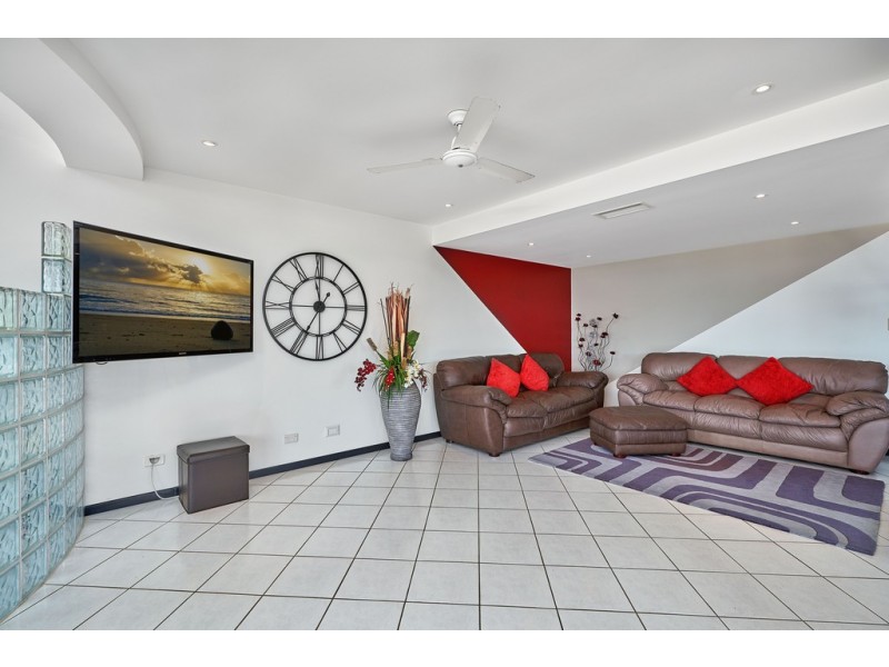 48 Summer Hill Drive, Mooroobool QLD 4870