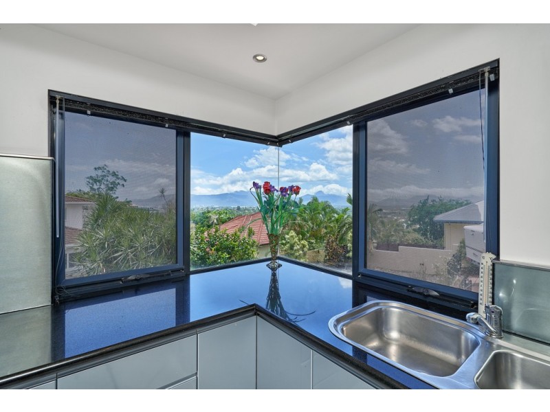 48 Summer Hill Drive, Mooroobool QLD 4870