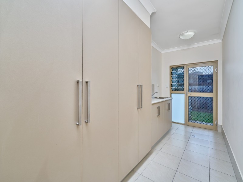 25 Fossilbrook Bend, Trinity Park QLD 4879