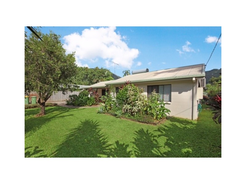 9 Impey Street, Caravonica QLD 4878