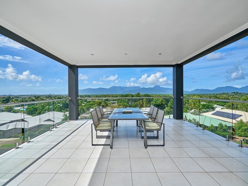 10 Sunbird Drive, Woree QLD 4868