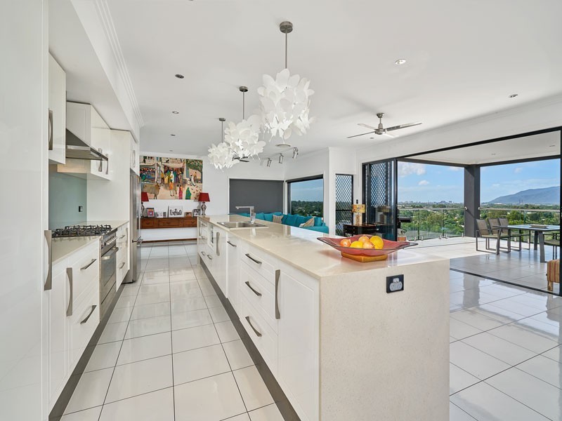 10 Sunbird Drive, Woree QLD 4868