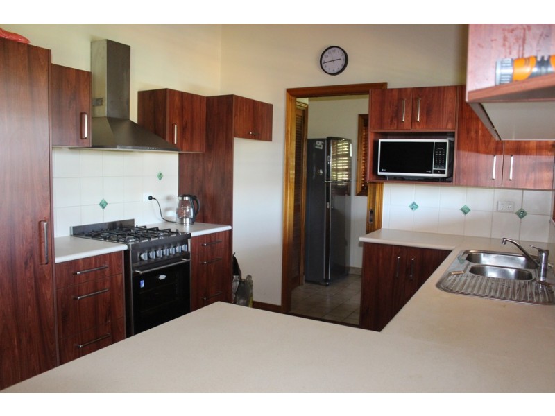 4 Bee Close, Bentley Park QLD 4869