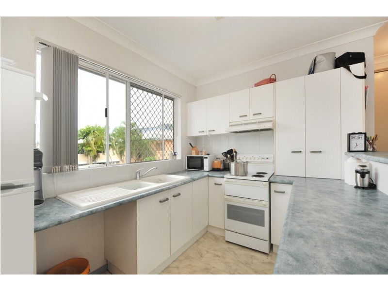 8/23 Springfield Crescent, Manoora QLD 4870