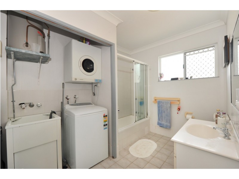 8/23 Springfield Crescent, Manoora QLD 4870