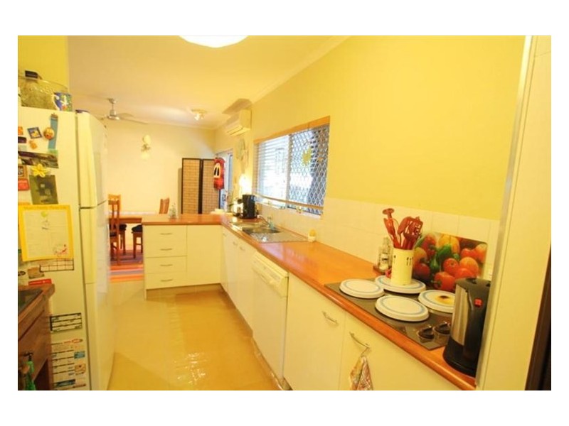 6 Milford Close, Kanimbla QLD 4870