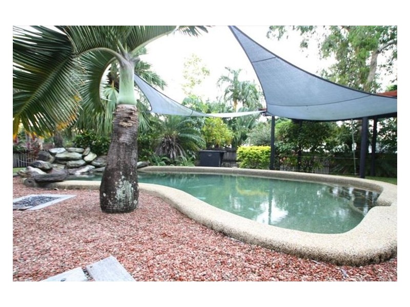 6 Milford Close, Kanimbla QLD 4870