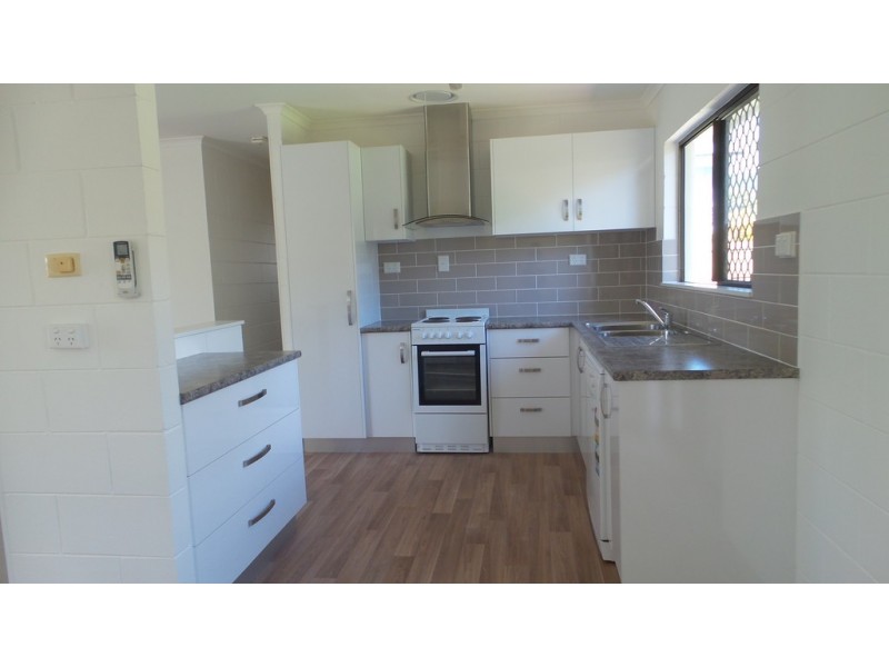 21 Pepperina Street, Mooroobool QLD 4870