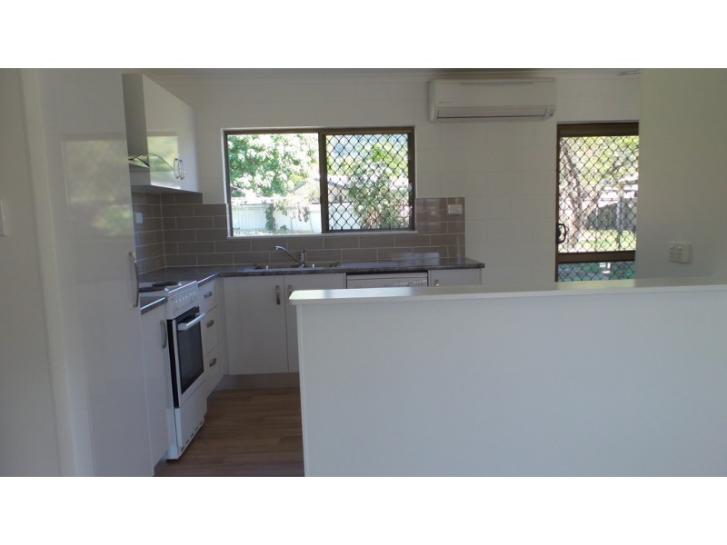 21 Pepperina Street, Mooroobool QLD 4870