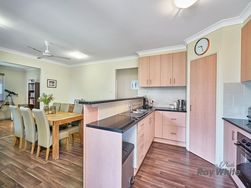 33 Fitzmaurice Drive, Bentley Park QLD 4869