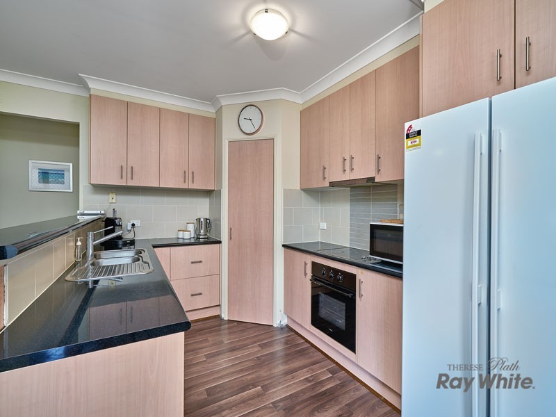 33 Fitzmaurice Drive, Bentley Park QLD 4869