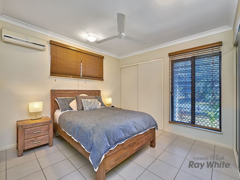 33 Fitzmaurice Drive, Bentley Park QLD 4869