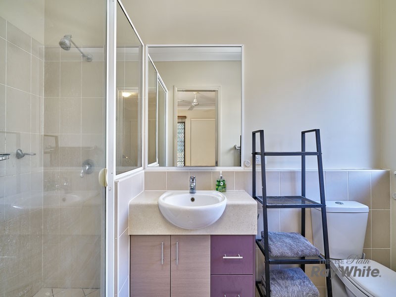 33 Fitzmaurice Drive, Bentley Park QLD 4869
