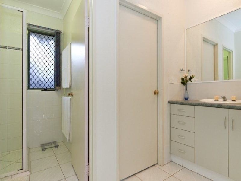 Bentley Park QLD 4869