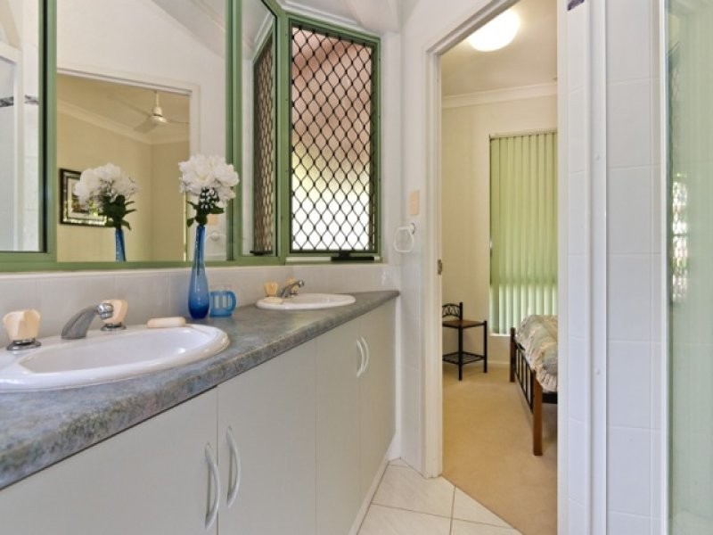 Bentley Park QLD 4869