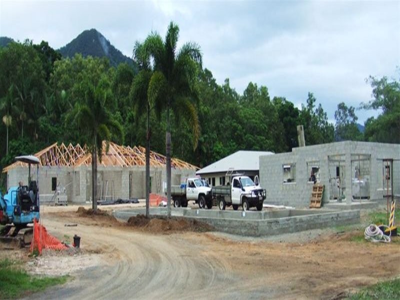 21 Giffin Road, White Rock QLD 4868