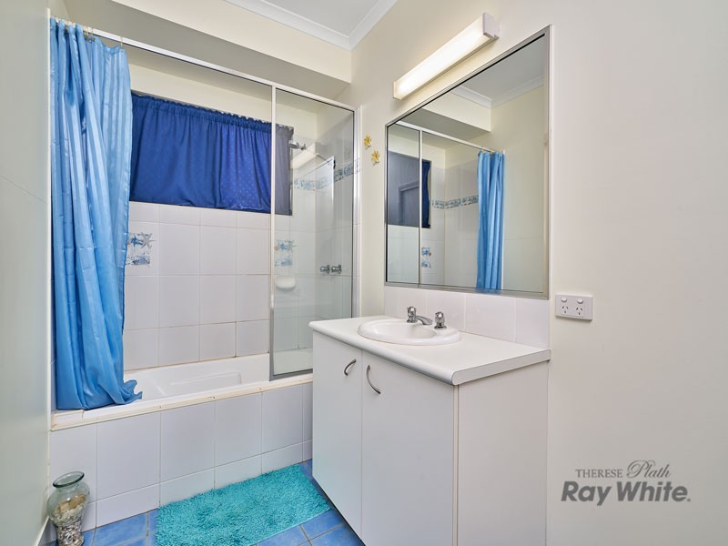 152 Timberlea Drive, Bentley Park QLD 4869