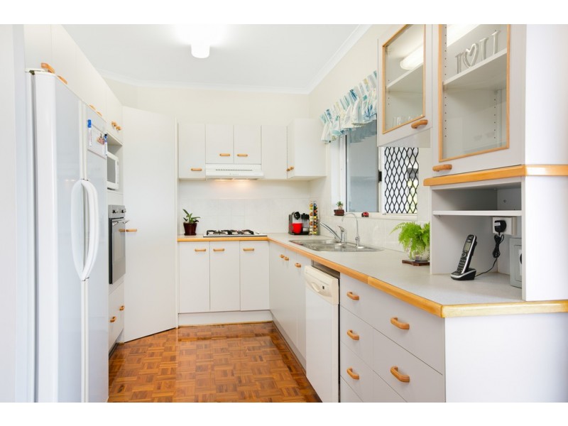 36 Guthrie Place, Bentley Park QLD 4869