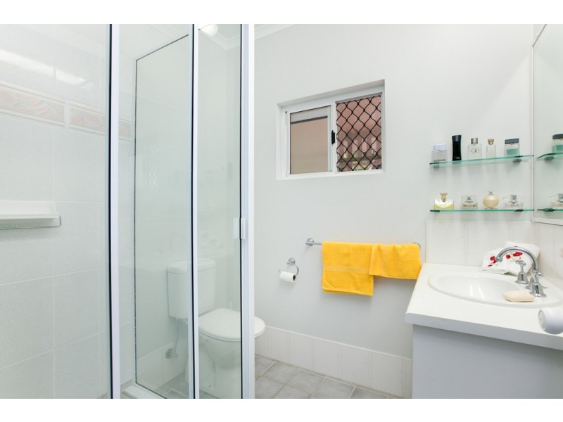 36 Guthrie Place, Bentley Park QLD 4869