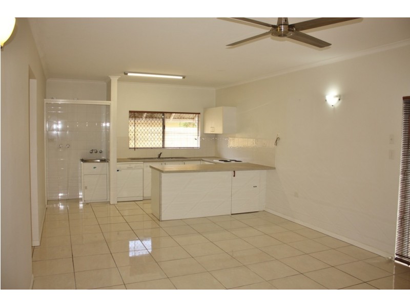 11 / 18 – 20 Rose Street, Westcourt QLD 4870