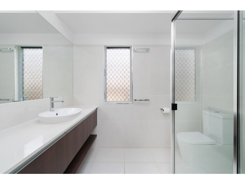 17 Hamelin Street, Bentley Park QLD 4869