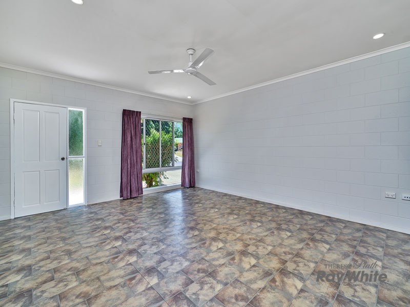 4 Catherine Close, Bentley Park QLD 4869