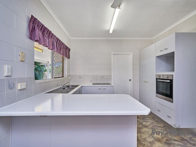 4 Catherine Close, Bentley Park QLD 4869