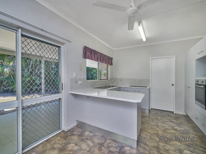 4 Catherine Close, Bentley Park QLD 4869