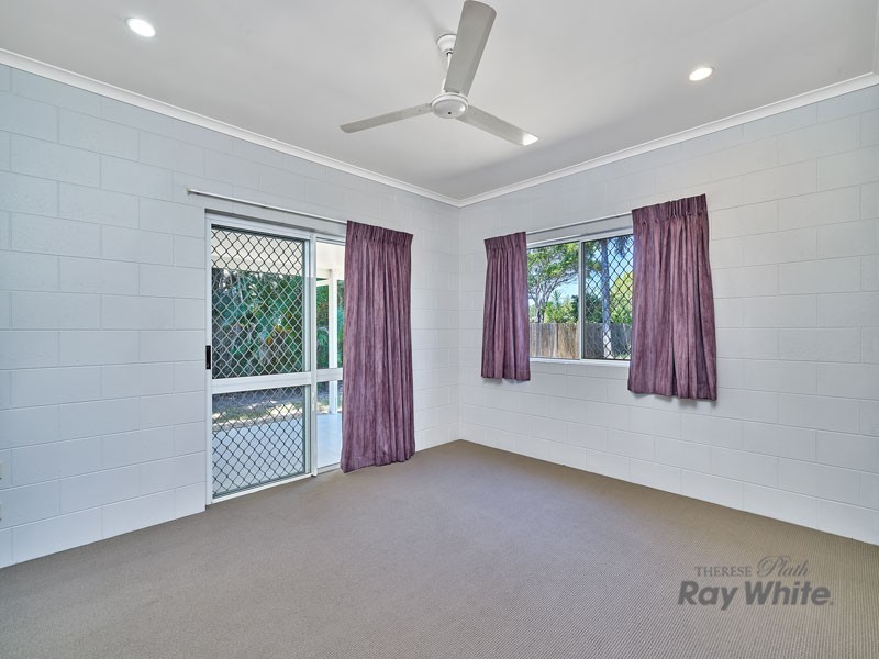 4 Catherine Close, Bentley Park QLD 4869